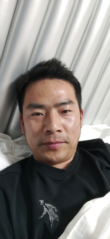 携手共进的第一张照片--新乡闪婚服务中心